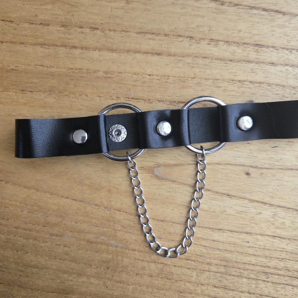 Hot Topic Black and Silver Choker Necklace